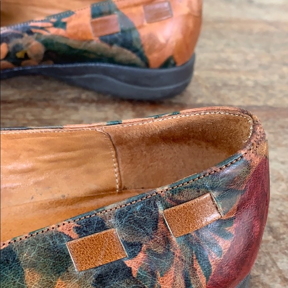 Floral Leather Loafers - Sz 6.5 NWOT - Picture 8 of 9